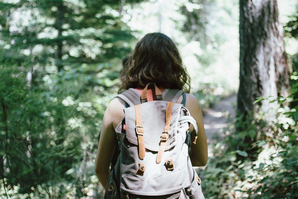 Aux Pierres Magiques - activités : randonnées terrestres